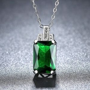 Luxurious baguette green zircon necklace NWT  Fast Ship. Beautiful
